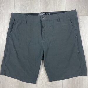 Vuori Mens Aim Shorts Gray Size 34 Performance Stretch Casual Activewear